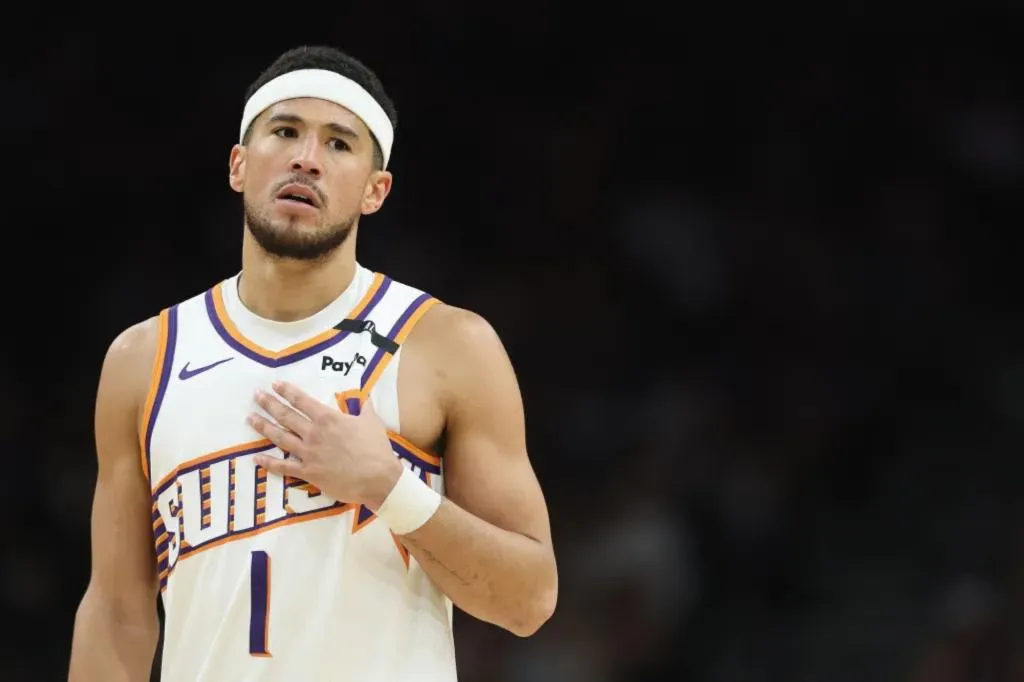 Devin Booker Mencetak Sejarah NBA dengan Perpanjangan Kontrak 145 Juta Dolar AS dengan Suns