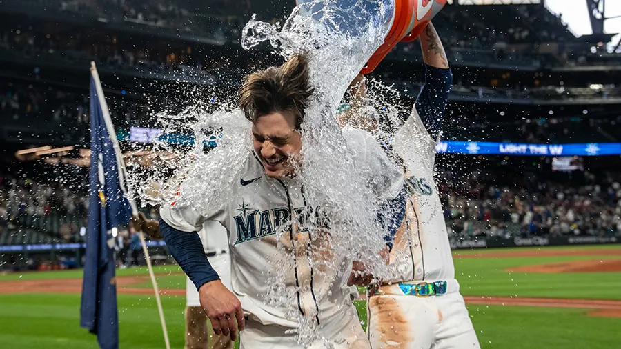 Walkoff Tutup '24 Jam Tak Nyata' untuk Cole Young dari Mariners