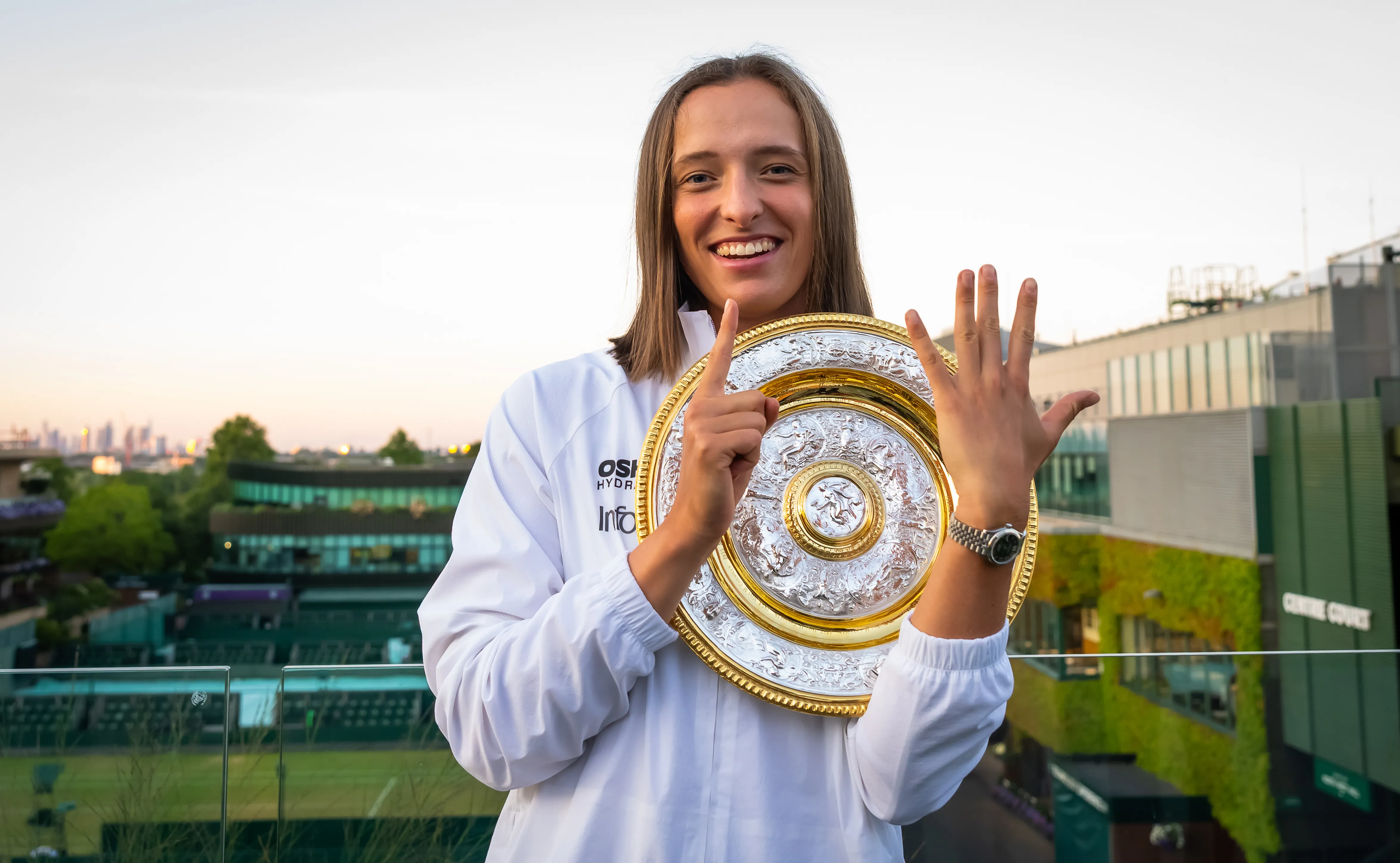 Kerja keras di dalam dan luar lapangan definisikan kebangkitan Swiatek menjadi juara Wimbledon