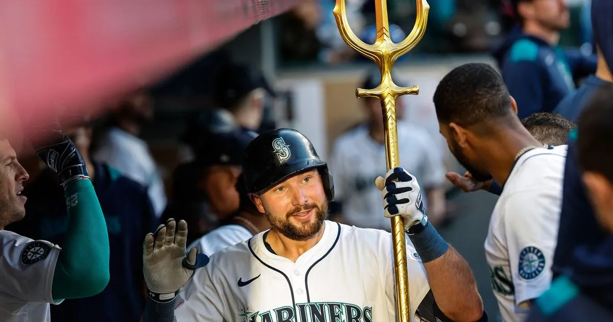 Cal Raleigh memukulnya keluar, Logan Evans membabat habis saat Mariners melaju