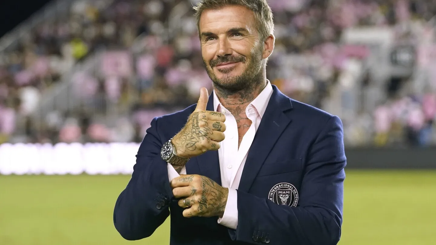 David Beckham, Gary Oldman, Elaine Paige dan lainnya dihormati oleh Raja Charles III