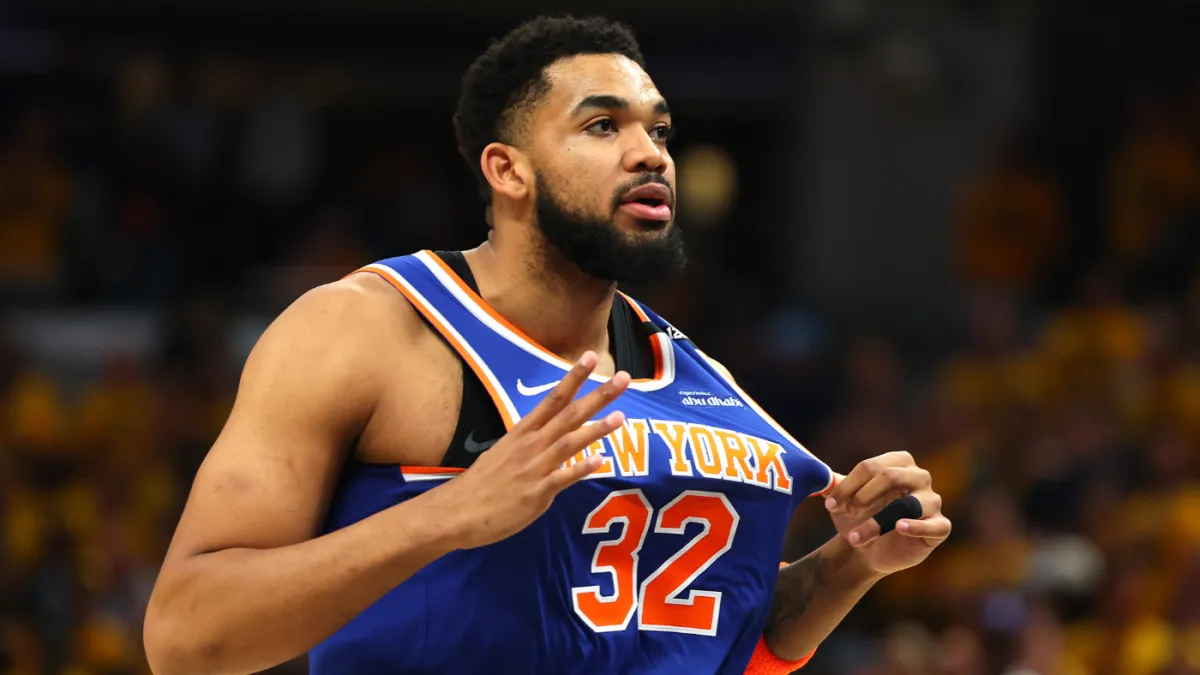 Cedera Karl-Anthony Towns: Bintang Knicks Diragukan untuk Gim 5 vs. Pacers Setelah Lututnya Cedera dalam Kekalahan Gim 4