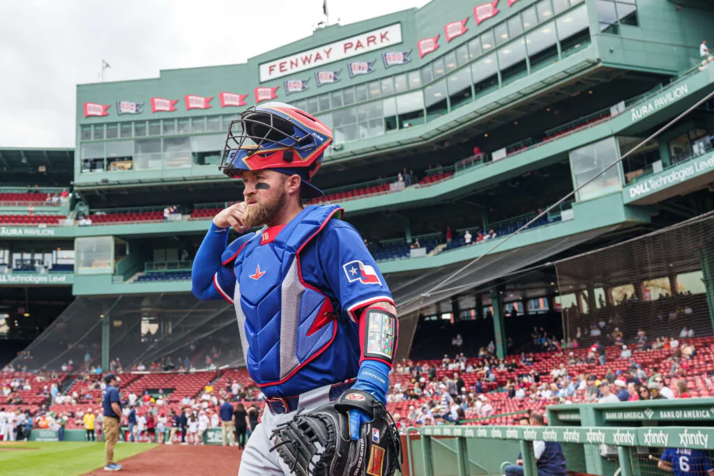 Tucker Barnhart Memilih Agensi Bebas