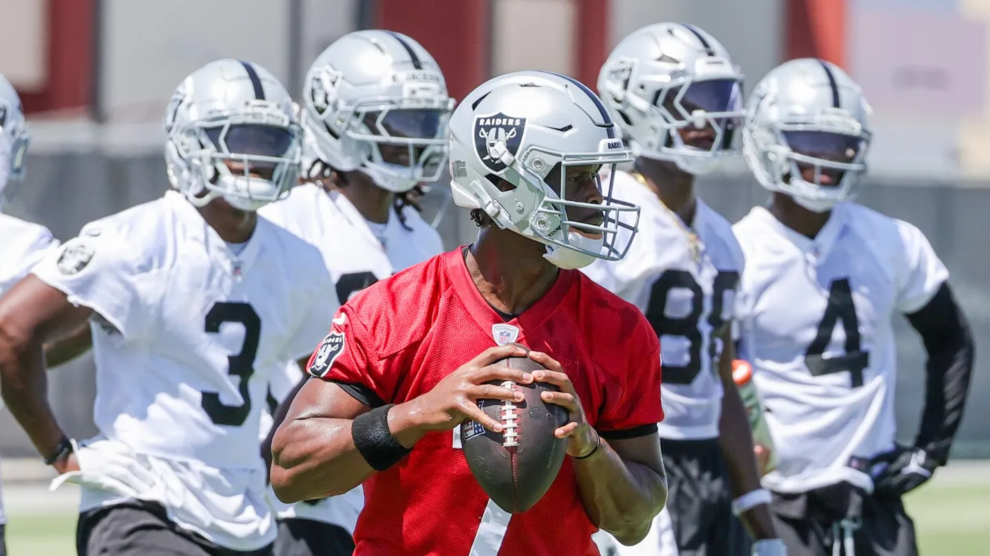 Chip Kelly Cocok dengan Geno Smith, Sebut Sang Quarterback "Istimewa"
