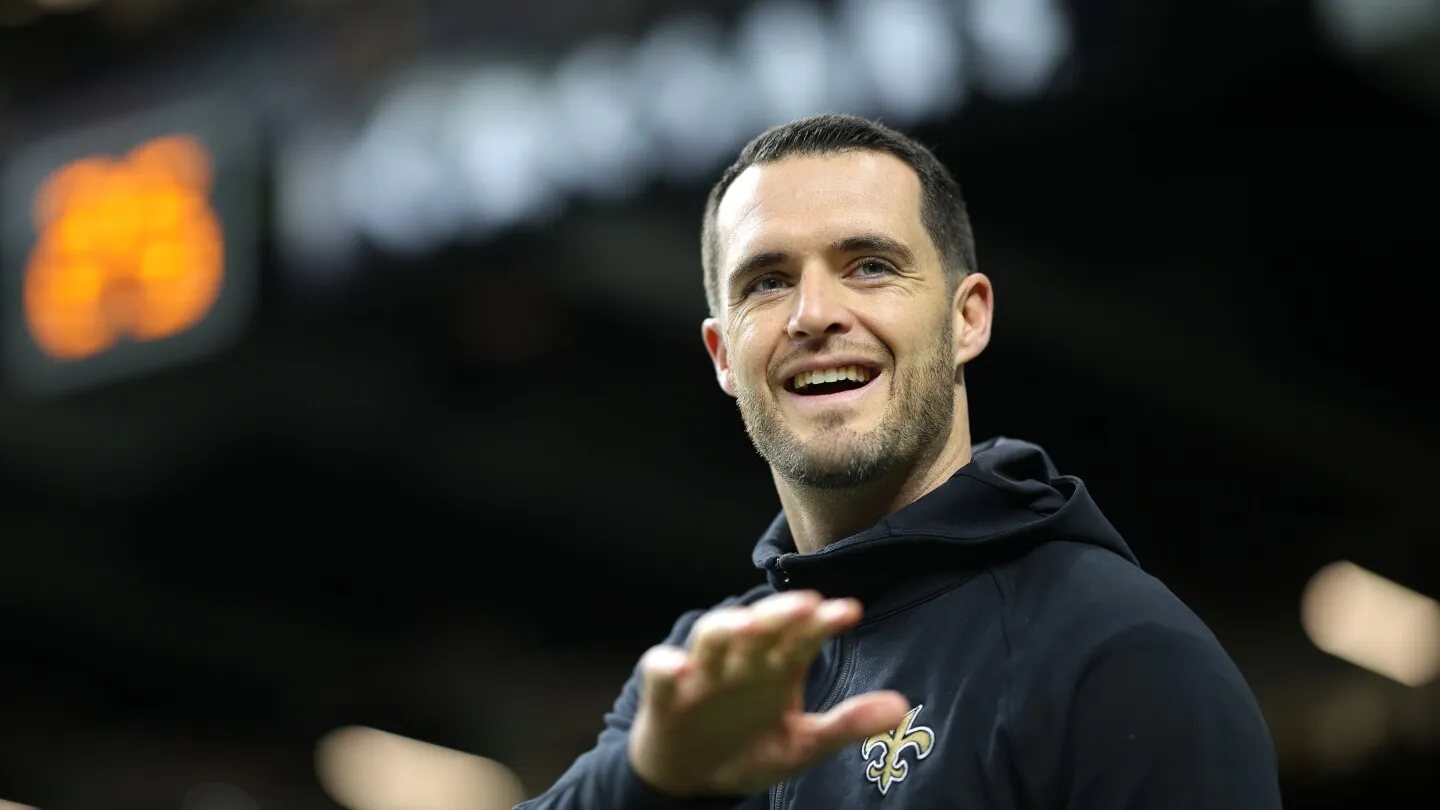 Derek Carr Jelaskan Keputusannya Melepas $30 Juta dan Pensiun